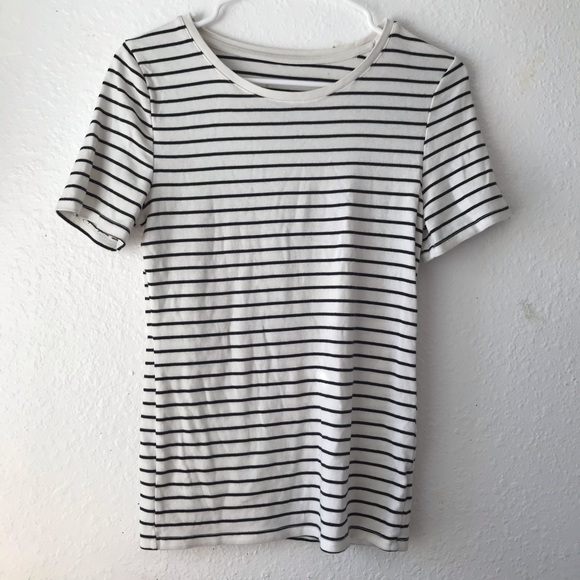 3/$20 ⚡️ A NEW DAY striped t-shirt - Picture 1 of 4